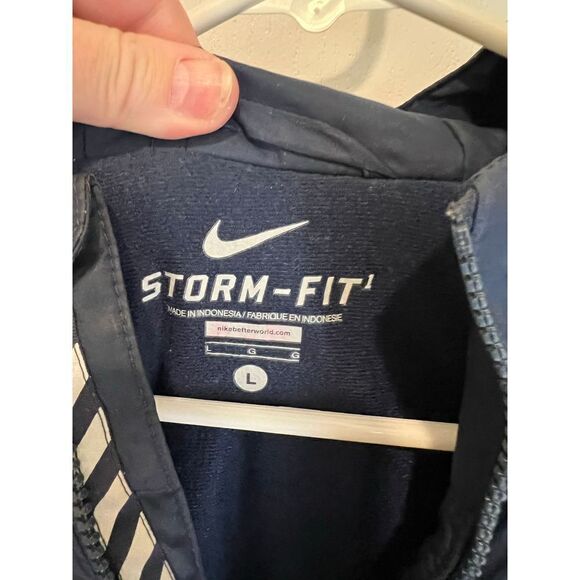 Nike Storm Fit Jacket with logo - Picture 2 of 11